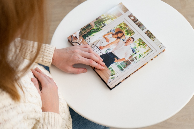 A handwritten love letter as a romantic Valentine's Day gift idea