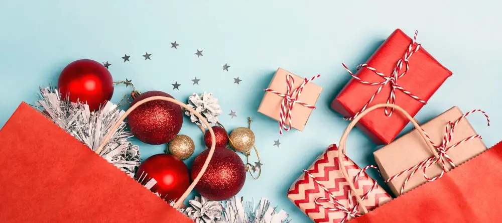 How much to spend on Christmas gifts per person: wrapped gifts and festive decorations