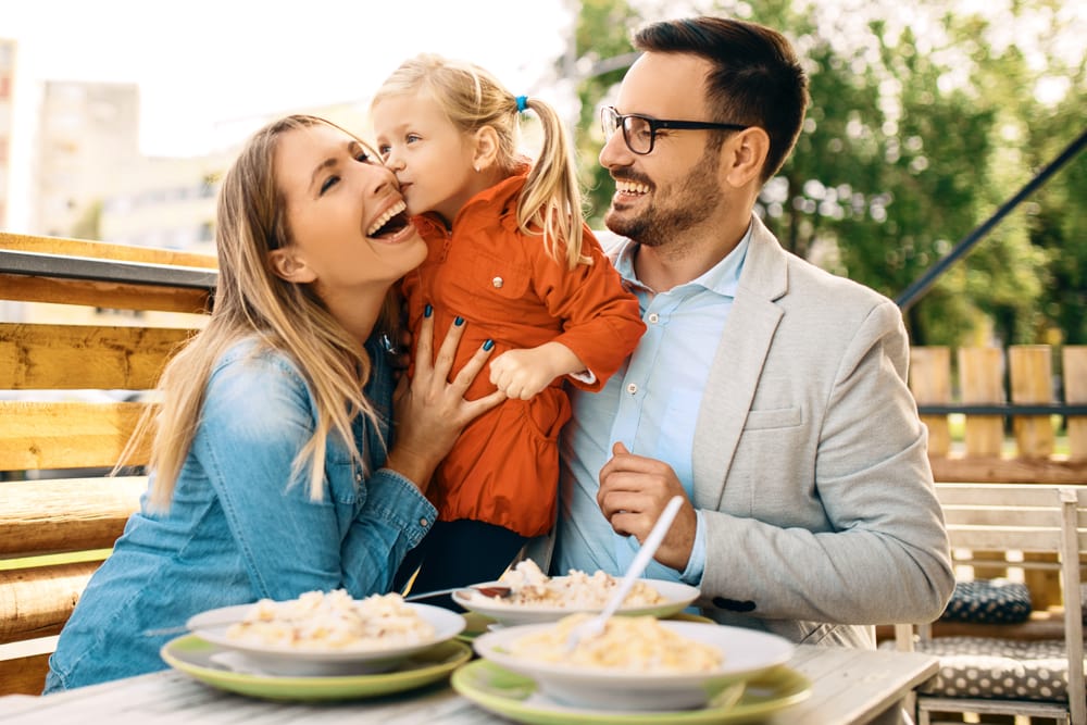 Family dinner out as an experience-based Mother’s Day gift idea