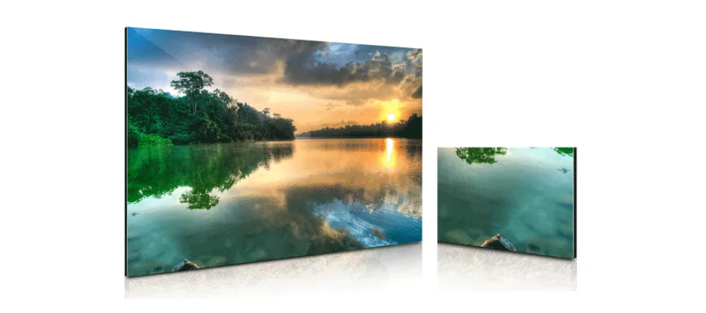What is a Metal Print? Two differently sized photo metal prints. 