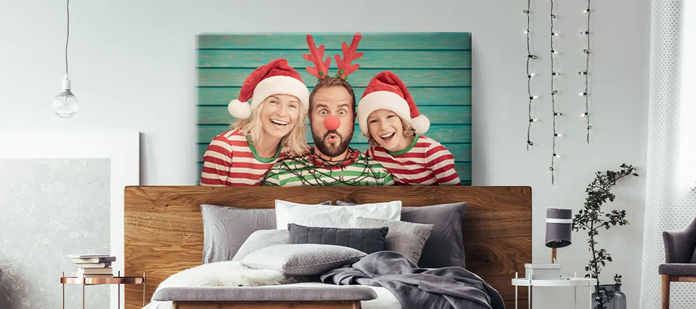 Christmas 2025: 4 Reasons to Choose Christmas Wall Art. Family photo Christmas Canvas Print. 