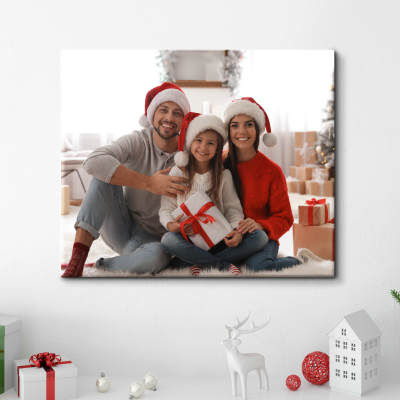 Christmas Canvas Ideas 2025: Family photo on canvas