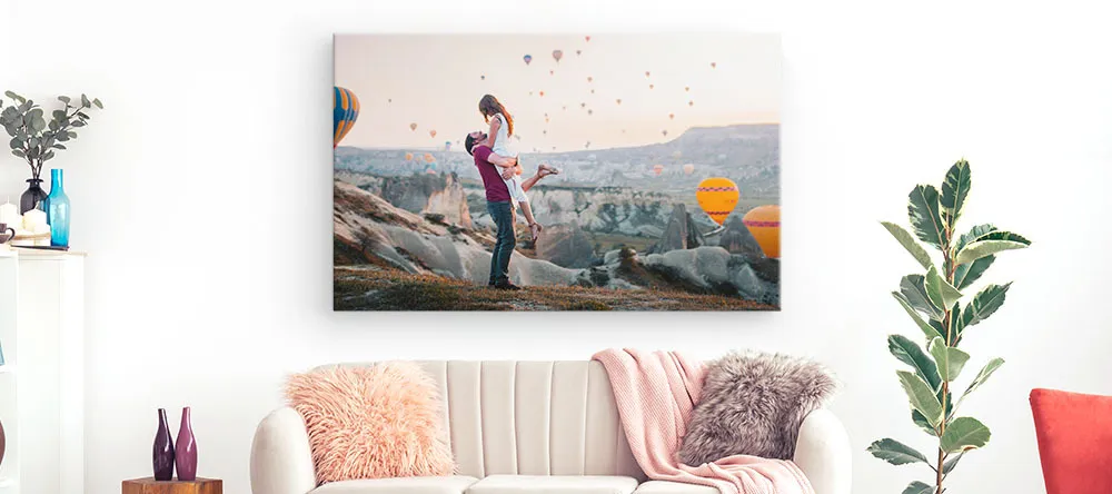 How to Print Panoramic Photos - Tips and Tricks. Panoramic Canvas Print of a romantic couple.