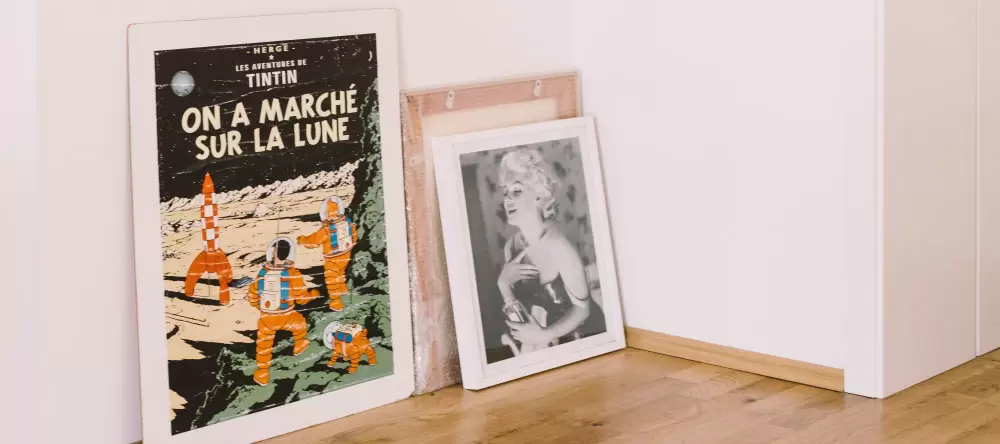 What is the difference between print and poster. Vintage canvas print and poster of Tintin.