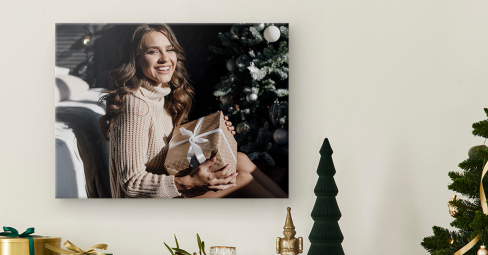Christmas canvas wall art: a festive canvas print on the wall